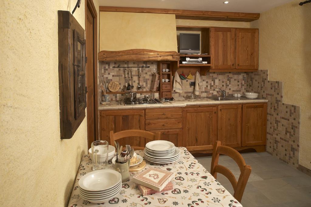 Residence Lo Peyo Champoluc Oda fotoğraf